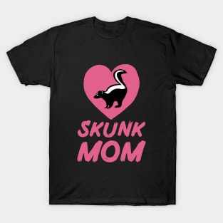 Skunk Mom for Skunk Lovers, Pink T-Shirt
